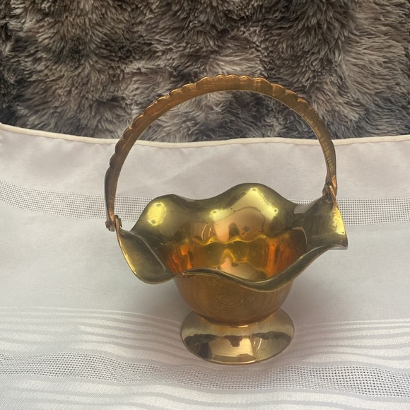 Vintage Brass Handle Basket - Picture 2 of 16